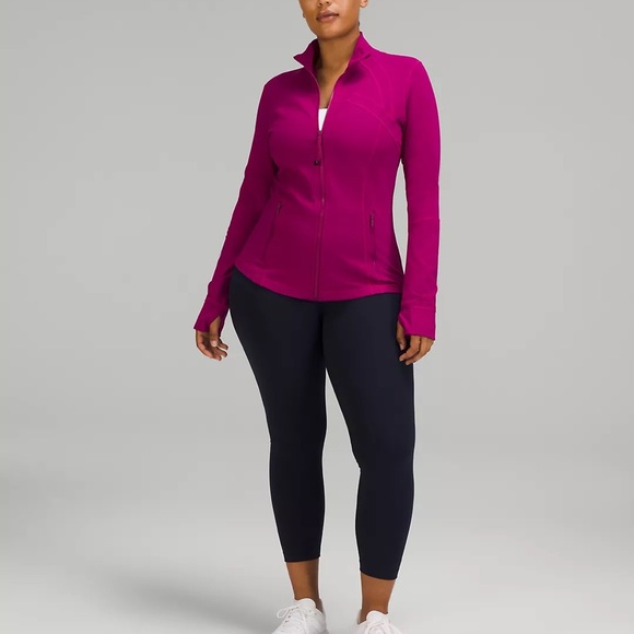 Size 6 berry coloured Lululemon Define jacket - Picture 4 of 4